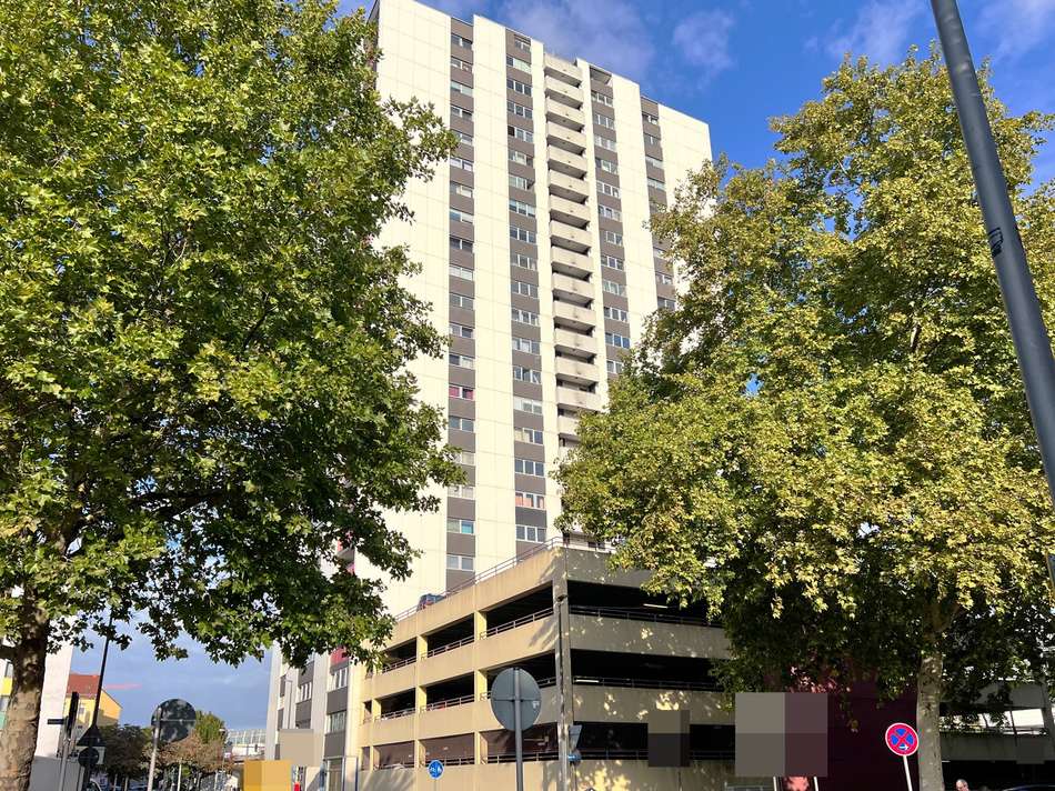 Wohnhaus vom Rhein aus