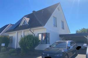 Familienfreundliches Einfamilienhaus mit Garten & Carport in bester Lage von Gehlsdorf
