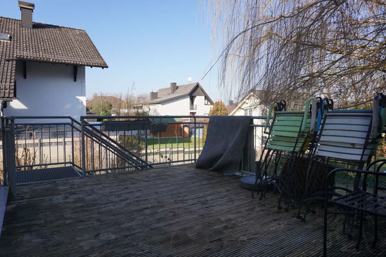 Immobilie in Buseck - Reduzierter Preis: Wohnhaus nach Architektenentwurf - Selber wohnen und vermieten zugleich! - Bild 4