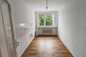 Frisch modernisiert! Ruhige & günstige 3-ZKB mit Balkon am Waldrand in Oberursel-Nord – Die vollständige Adresse der Immobilie erhältst du vom Anbieter., 61440 Oberursel (Taunus) – Vorschaubild 4