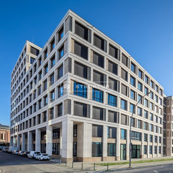 Hochwertig ausgestattete Büroflächen mit Panoramablick über Park & Spree | 6. OG