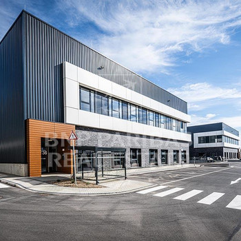 Exklusiv: Hochwertige Logistik-/Produktionsflächen an der A7