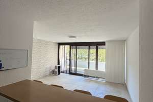 Helle, modernisierte 2 Zimmer-Wohnung mit Loggia, Einbauküche & Stellplatz in ruhiger Lage – 55246 Mainz-Kostheim, Wiesbaden – Vorschaubild 2