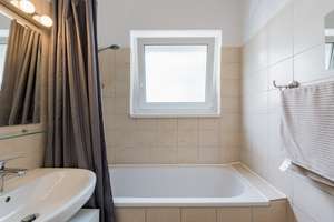 From 16.08 - Bright 2-Bedroom Apartment with Balcony near Preußenpark – Die vollständige Adresse der Immobilie erhältst du vom Anbieter., 10707 Wilmersdorf, Berlin – Vorschaubild 26