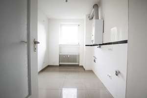 Solide Eigentumswohnung mit gutem Grundriss – Die vollständige Adresse der Immobilie erhältst du vom Anbieter., 65187 Biebrich, Wiesbaden – Vorschaubild 2