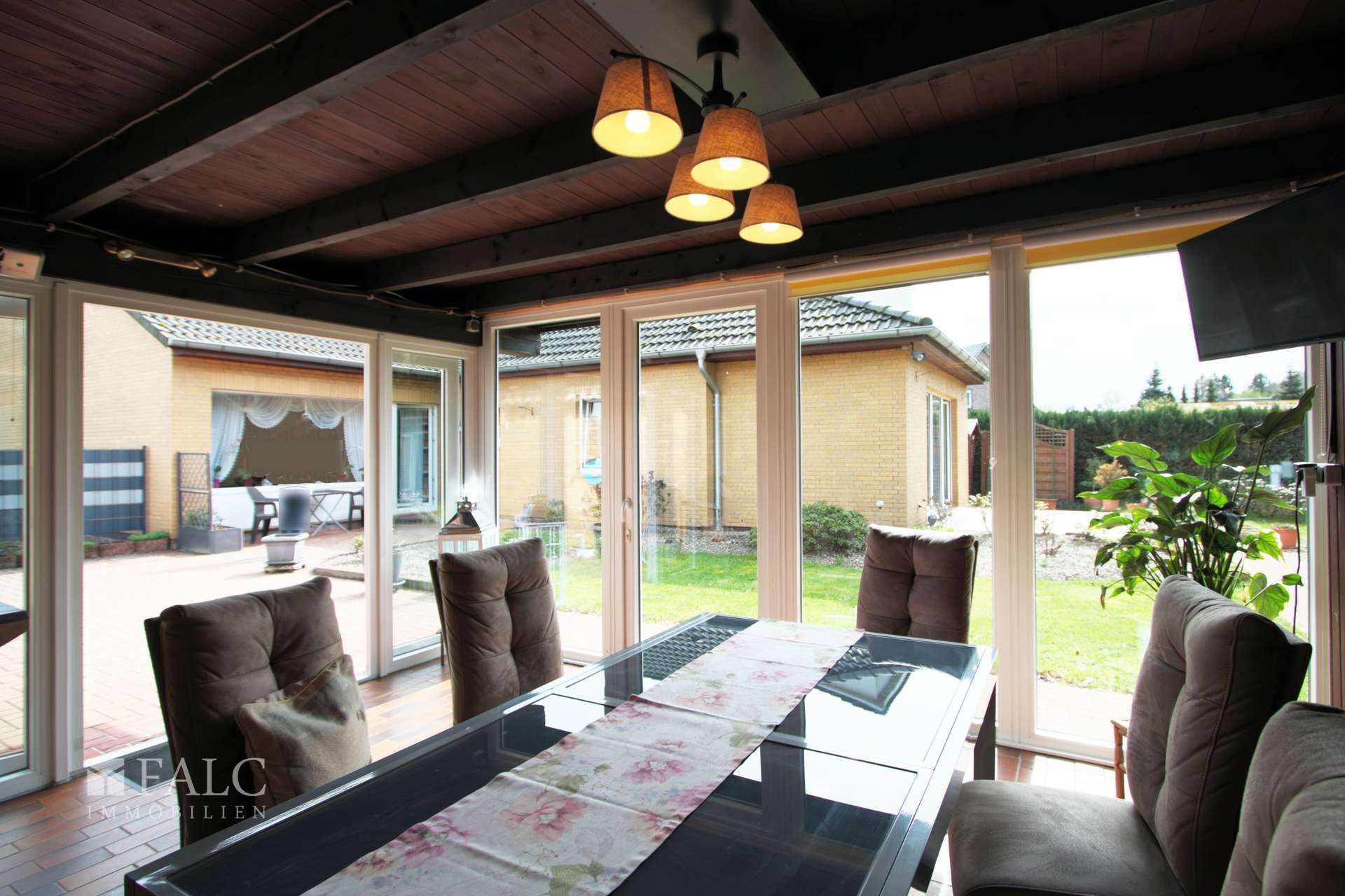 Immobilie in Schneverdingen - Tolles Haus mit flexibler Nutzung und großem Garten! - Bild 2