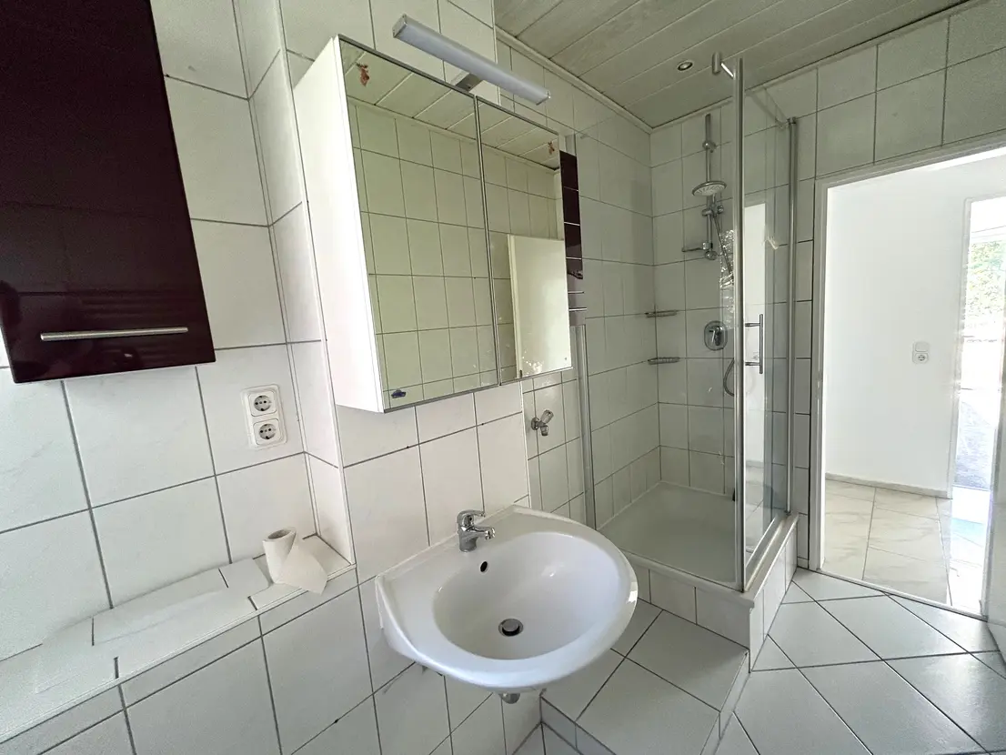 Badezimmer mit Fenster