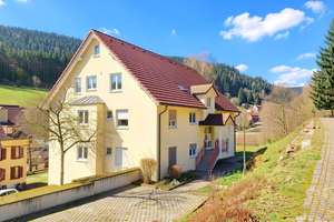 Wohnung frei. Garage dabei. Baiersbronn-Friedrichstal inklusive.