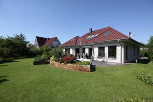 Wohlfühlbungalow mit vielen Extras im begehrtem Gifhorner Wohngebiet – Die vollständige Adresse der Immobilie erhältst du vom Anbieter., 38518 Gifhorn – Vorschaubild 1
