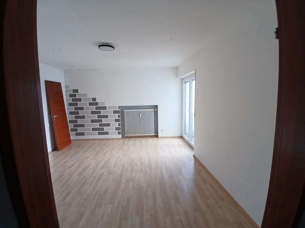 Immobilie in Laichingen - Gepflegte 3,5-Zimmer-Wohnung mit Balkon in Laichingen - Bild 1