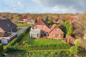 Modernisiertes Einfamilienhaus mit Weitblick - Ihr neues Zuhause in ruhiger Lage von Südbrookmerland – Die vollständige Adresse der Immobilie erhältst du vom Anbieter., 26624 Südbrookmerland – Vorschaubild 1