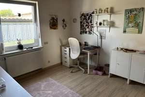 Sie wünschen sich viel Platz? Gepflegtes 2 Fam.-Haus mit Garage und Garten im ruhigen, sonnigen Gr� – Die vollständige Adresse der Immobilie erhältst du vom Anbieter., 97486 Königsberg in Bayern – Vorschaubild 17