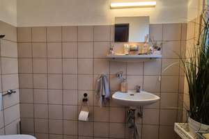 Gemütliches Reihenmittelhaus mit privatem Garten in einer ruhigen, zentralen Lage… – Pestalozzistraße 21, 52511 Geilenkirchen – Vorschaubild 2