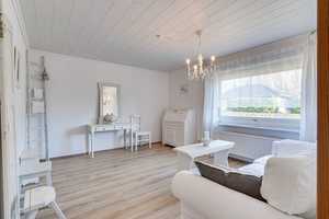 Raum für Ihre Träume – ca. 200 m² Wfl. + ca. 160 m² Nfl. in stadtnaher Lage! – Schleswig-Flensburg (Kreis) – Vorschaubild 5