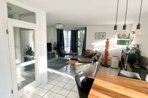 Lichtdurchflutete 2-Zimmer-Wohnung mit EBK und TG-Stellplatz im beliebten Stadtwesten – Die vollständige Adresse der Immobilie erhältst du vom Anbieter., 93049 Westenviertel, Regensburg – Vorschaubild 3
