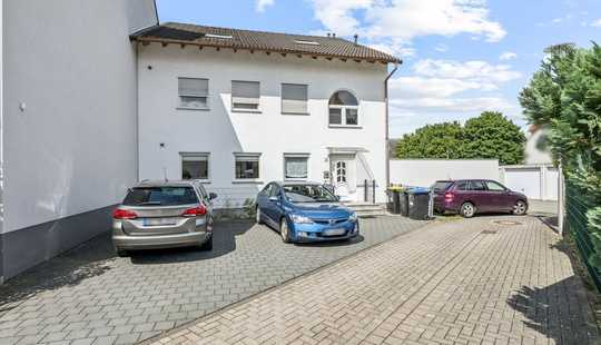 Bild von Viel Platz für Familie & Vermietung in Langen: Haus mit 3 Wohneinheiten möglich!