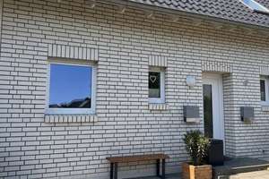 Modernes Haus-im-Haus mit Garage, Solaranlage ohne Provision – Die vollständige Adresse der Immobilie erhältst du vom Anbieter., 41199 Odenkirchen-Mitte, Mönchengladbach – Vorschaubild 2