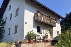 Großzügiges modernisiertes Einfamilienhaus in Gerzen mit Garten und mehreren Garagen