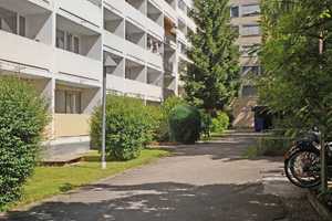 1-Zimmer-Appartement mit großzügiger Ost-Loggia zum ruhigen Innenhof. – Fritz-Berne-Straße 56, 81241 München – Vorschaubild 6