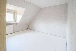 Zweifamilienhaus in Bad Driburg mit einem großem Garten, Doppelgarage & viel Potenzial – Die vollständige Adresse der Immobilie erhältst du vom Anbieter., 33014 Bad Driburg – Vorschaubild 7
