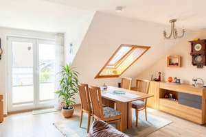 Gemütlich, großzügig, besonders: Dachgeschosswohnung mit Sauna und Garage – Die vollständige Adresse der Immobilie erhältst du vom Anbieter., 74081 Horkheim, Heilbronn – Vorschaubild 4