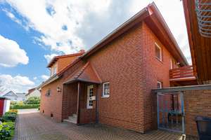Gepflegtes Ein- oder Zweifamilienhaus mit tollem Garten in ruhiger Familienlage Barsinghausens – Nelkenstr. 8, 30890 Barsinghausen – Vorschaubild 3