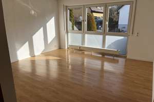 Helle schöne 1-Zimmer Wohnung mit EBK in Leonberg