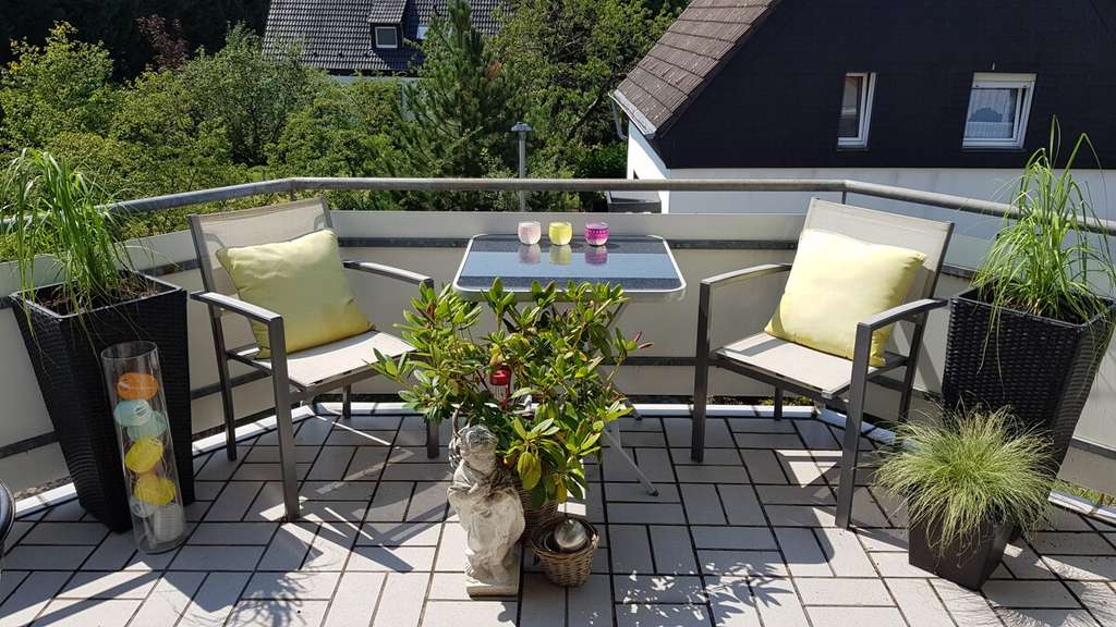 Freundliche Dachgeschosswohnung in ruhiger Lage von Bergisch Gladbach-Schildgen