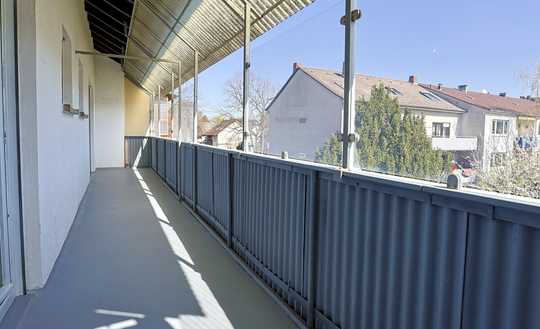 14qm Balkon, saniert mit Dusche & Wanne am Sennteichplatz