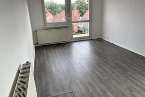 Schöne helle 3 Zimmerwohnung mit Balkon ab sofort verfügbar – Riedstraße 17, 99869 Günthersleben-Wechmar – Vorschaubild 2