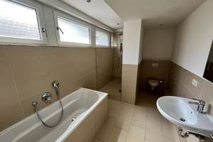 *Stilvolle 4 Zimmerwohnung mit Einbauküche und En Suite Badezimmer – Bahnhofstraße 20, 65185 Mitte, Wiesbaden – Vorschaubild 5