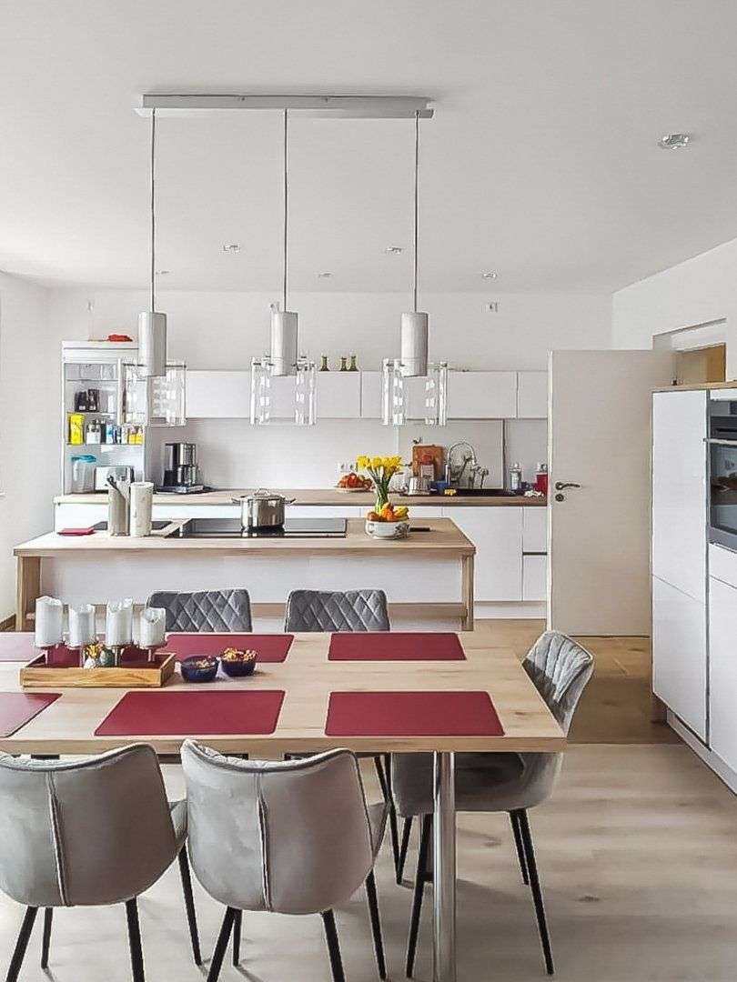 Immobilie in Eisfeld - Vollvermietetes Mehrfamilienhaus mit 4 Wohneinheiten und einer Gewerbeeinheit in Eisfeld - Bild 0