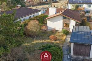 Sonniges Südgrundstück mit Bungalow & Entwicklungspotenzial in München-Aubing