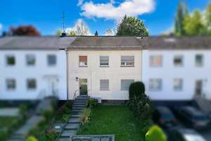 Ein Zuhause (freigestellt) für die ganze Familie - Frisch renoviertes Raumwunder mit Koiteich