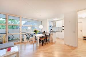2-Zimmer-Wohnung mit Balkon und Einbauküche in Architektenhaus, Bestlage Herzogpark (nicht möbliert) – Pienzenauerstraße 30, 81679 Herzogpark, München – Vorschaubild 2