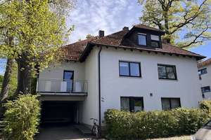 Grüne Lage Nähe Uni-Klinik! Ansprechende, freie 3-Zi.-Maisonette mit 2 Bädern + TG!  – Die vollständige Adresse der Immobilie erhältst du vom Anbieter., 91054 Loewenich, Erlangen – Vorschaubild 2