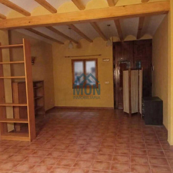 Dorfrandhaus in Montserrat