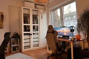 Alt-Bau Wohnung | 3 Zimmer und Balkon in Düsseldorf