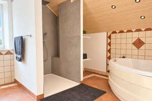 Charmantes Einfamilienhaus in ruhiger Lage mit Stall und eigener Pferdekoppel – 84163 Marklkofen – Vorschaubild 13