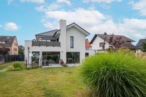 Attraktives freistehendes Einfamilienhaus mit Einliegerwohnung - KfW55 mit Photovoltaik  und  Wall – Die vollständige Adresse der Immobilie erhältst du vom Anbieter., 53842 Troisdorf – Vorschaubild 1