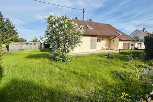 Charmantes Einfamilienhaus mit großem Grundstück