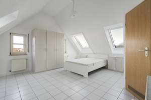 LICHT. RAUM. LEBENSQUALITÄT. Stilvolle Maisonette-Wohnung im Dachgeschoss – ideal für Singles oder P – Ressestraße 5, 70599 Plieningen (Ortsteil), Stuttgart – Vorschaubild 6