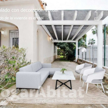 INVESTITIONSMÖGLICHKEIT! GROSSE VILLA MIT GARAGE UND TERRASSE IN MEERESNÄHE