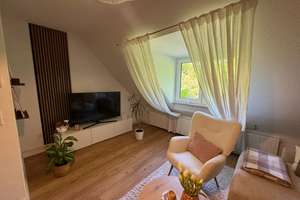Neuwertige helle DG EWohnung mit Flair, 2 ZKDB,  56 m²