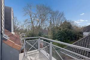 Großzügiges Wohnerlebnis: Modernisierte DG-Maisonette mit perfekter Sonnen-Ausrichtung! – Die vollständige Adresse der Immobilie erhältst du vom Anbieter., 22043 Marienthal, Hamburg – Vorschaubild 2