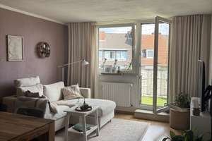 Charmante 2-Zimmer-Dachgeschosswohnung mit traumhaftem Balkon im Herzen des Lorettoviertels – Benzenbergstraße 8, 40219 Unterbilk, Düsseldorf – Vorschaubild 4
