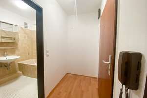 Bremen - Geräumige 1-Zimmer-Dachgeschosswohnung, Fahrstuhl, Balkon und Einbauküche und Flurbereich – Danziger Straße 11, 28237 Lindenhof, Bremen – Vorschaubild 8
