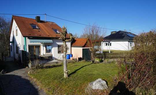 Freistehendes Einfamilienhaus mit Garage