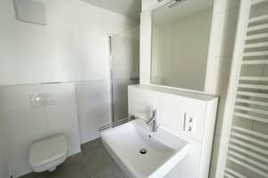 Modernes Leben auf 118 m²: Stilvolle 3-Zimmer-Wohnung mit Highlight-Dachterrasse und Aufzug – Biklenstraße 10, 70327 Untertürkheim (Ortsteil), Stuttgart – Vorschaubild 11