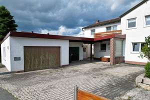 Sanierte Doppelhaushälfte mit großen Garagen und separatem Büro – Wolfgang-Droßbach-Straße 39, 92242 Hirschau – Vorschaubild 4